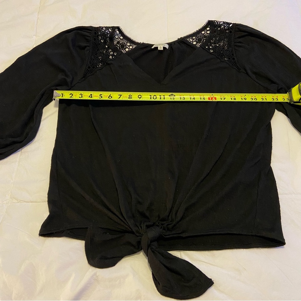 Top with/ Lace Shoulders - Picture 3 of 12
